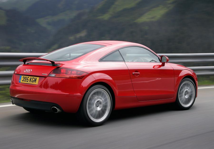  Audi TT Coupe (8J) 2006 года  (UK) (фото 10 из 20)